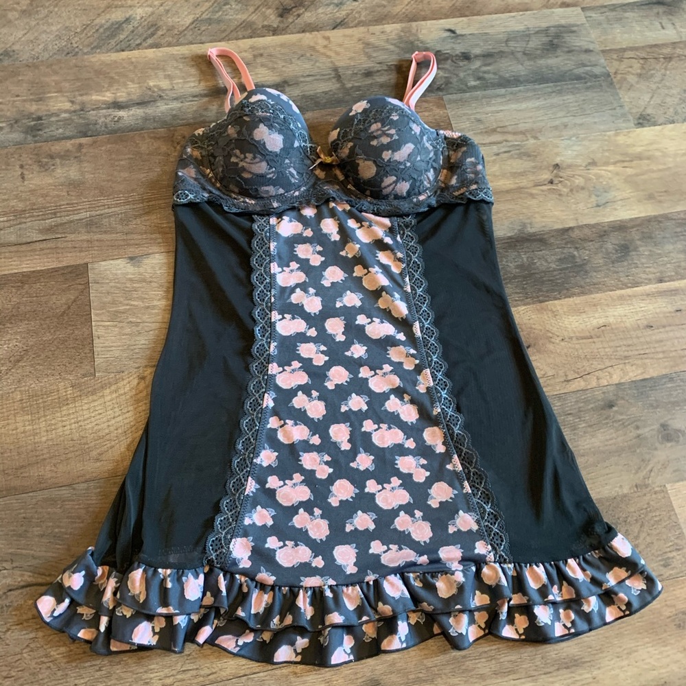 ⭐️FLASH SALE⭐️ Jessica Simpson floral lingerie slip